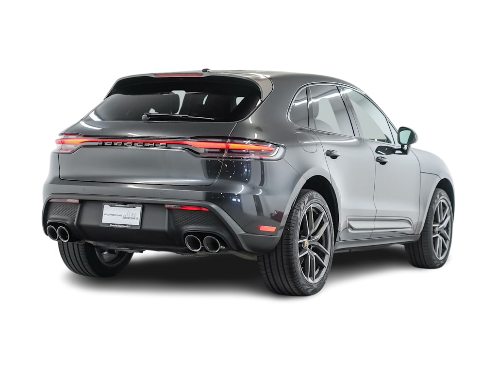 Thumbnail: 2023 Porsche Macan - 21