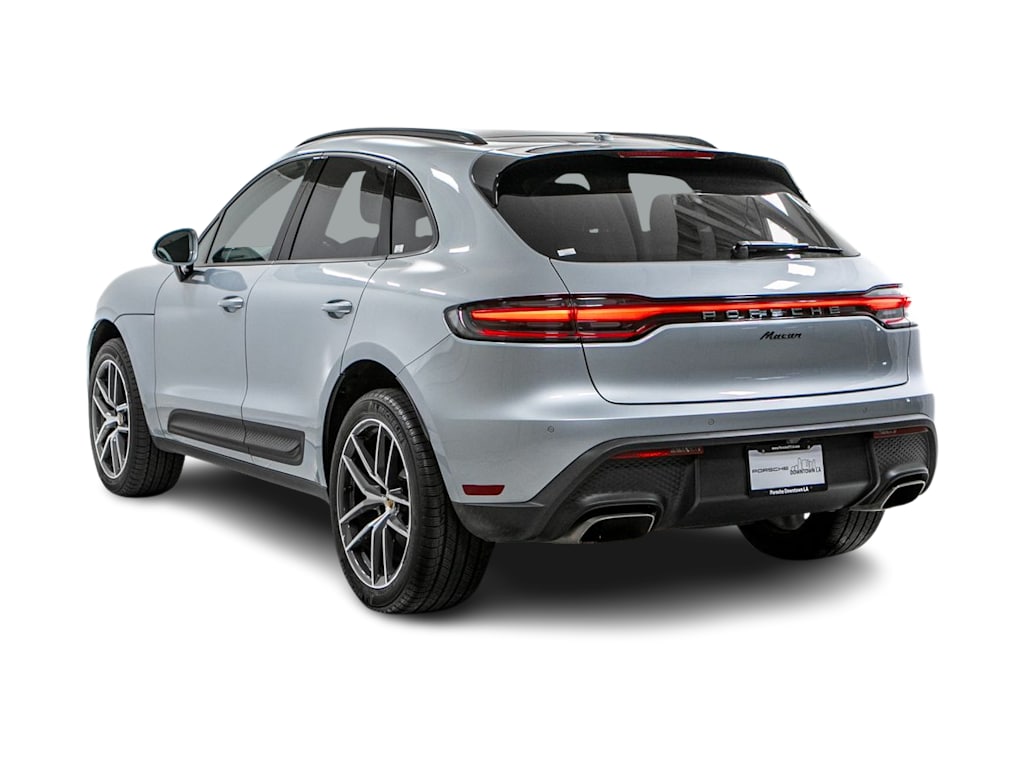 Thumbnail: 2024 Porsche Macan - 3