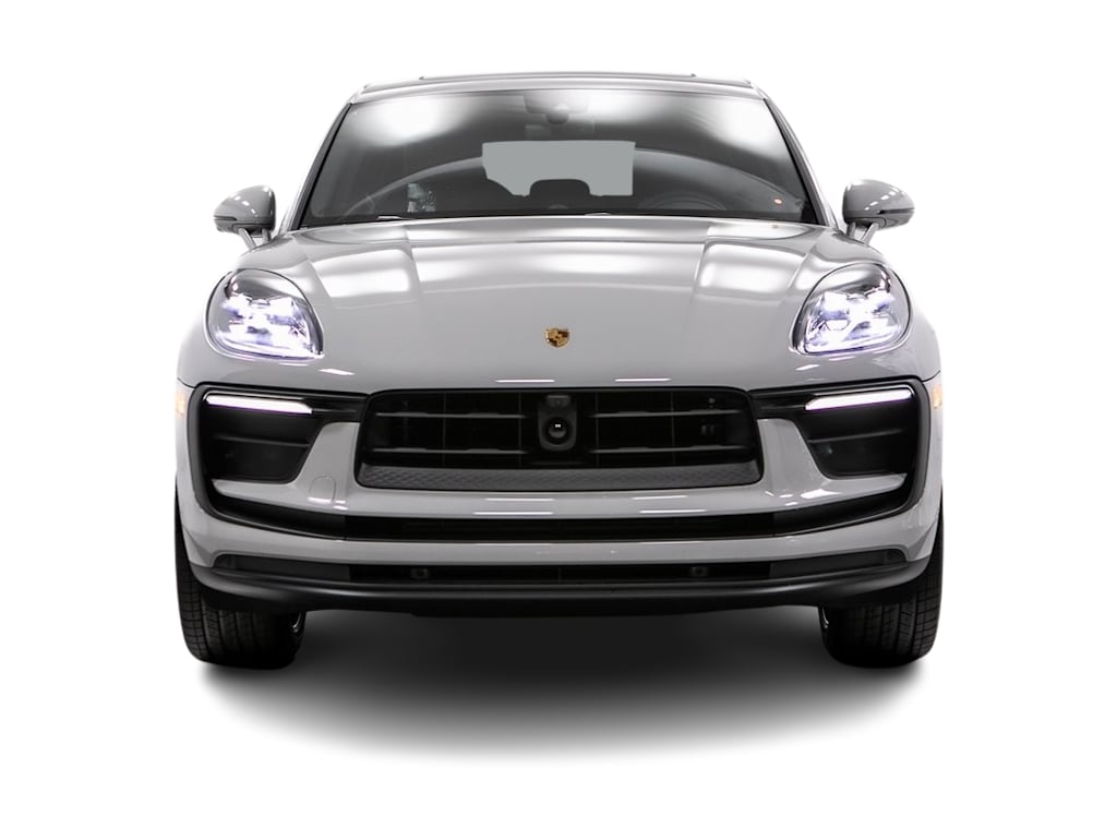 Thumbnail: 2026 Porsche Macan - 20