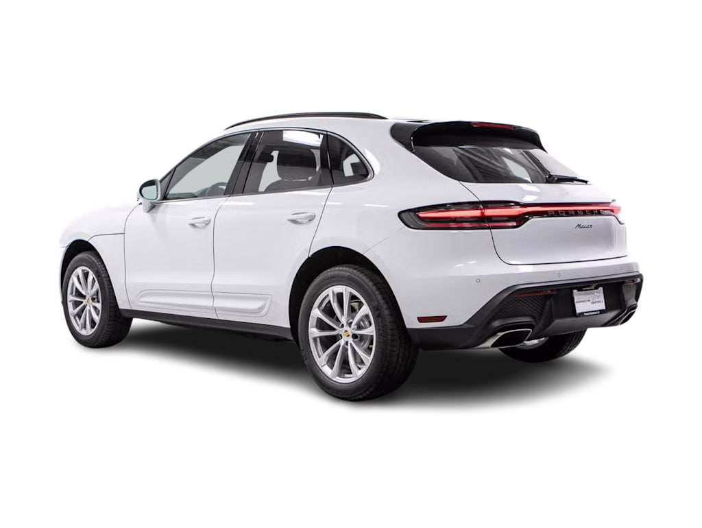 Thumbnail: 2026 Porsche Macan - 4