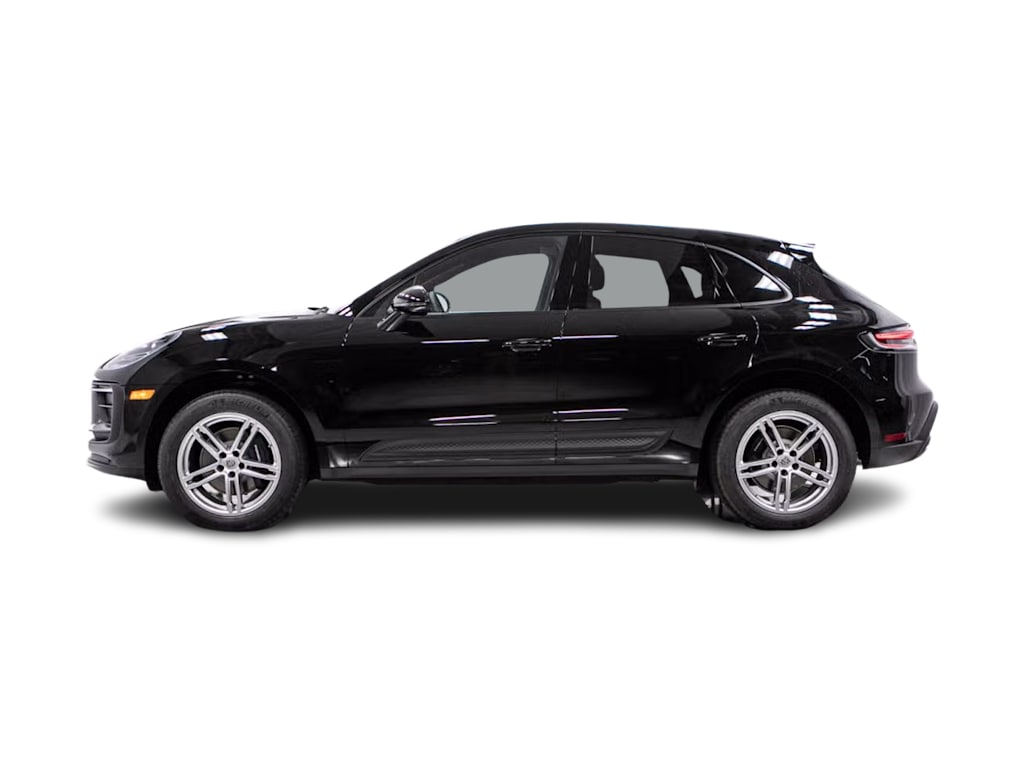 Thumbnail: 2026 Porsche Macan - 3