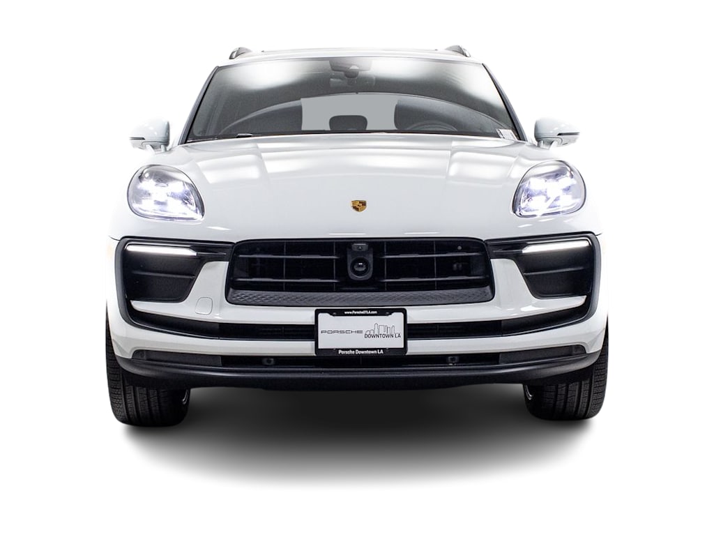 Thumbnail: 2026 Porsche Macan - 6