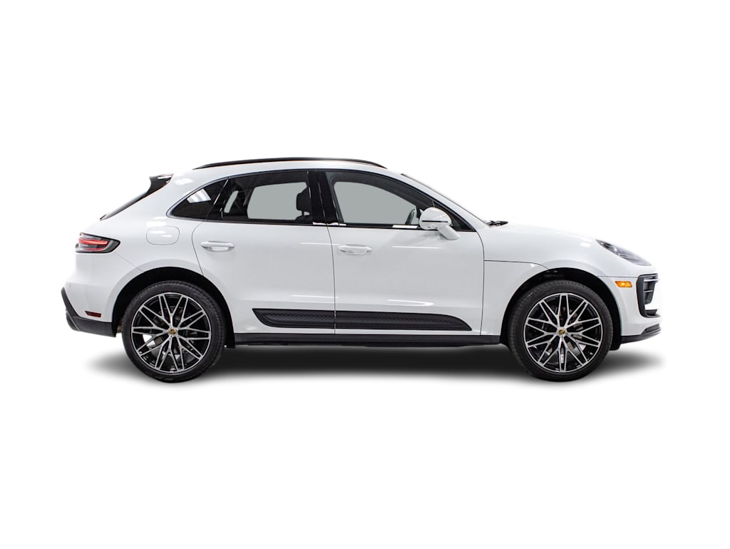 Thumbnail: 2026 Porsche Macan - 18