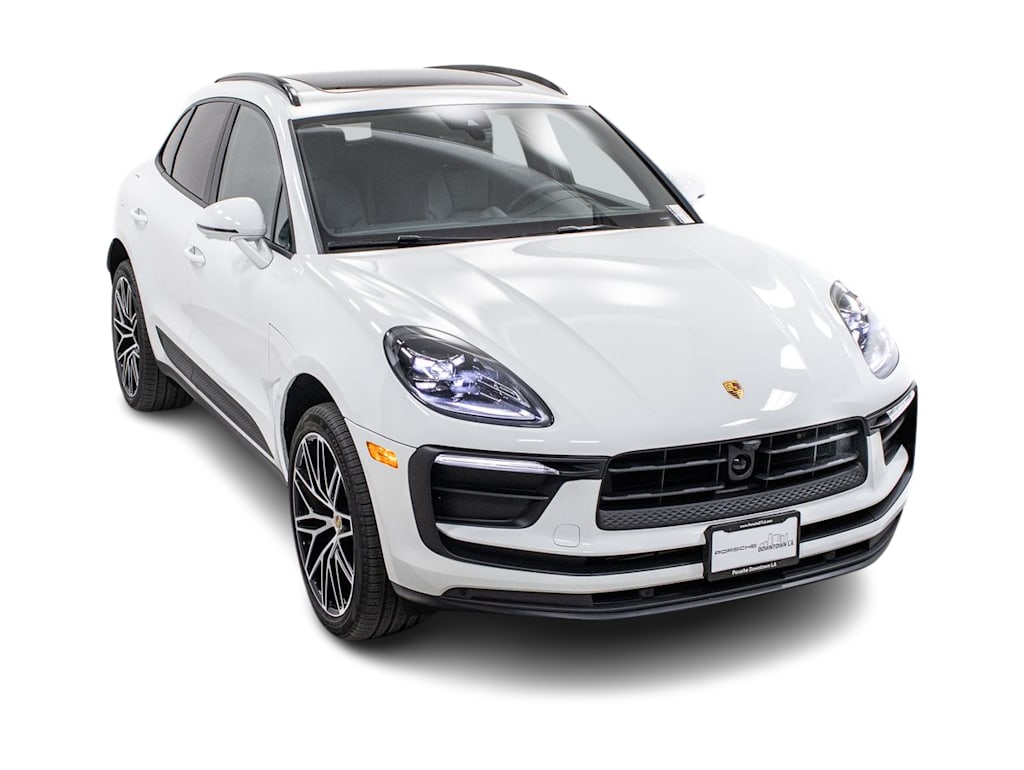 Thumbnail: 2026 Porsche Macan - 25