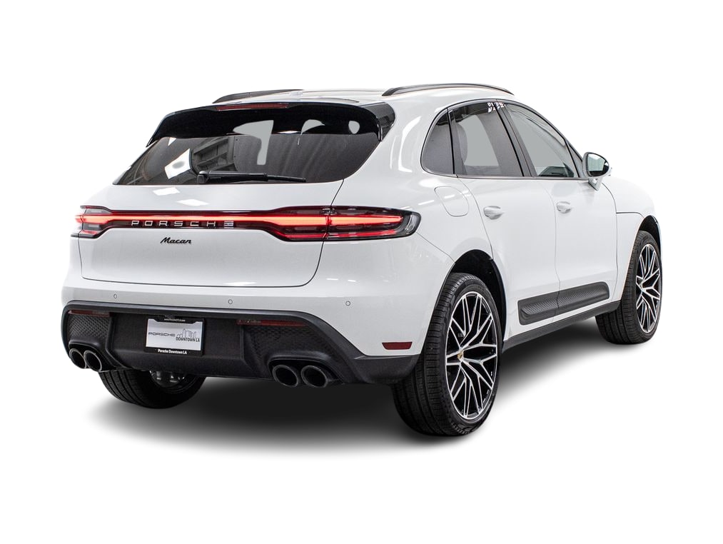 Thumbnail: 2026 Porsche Macan - 17