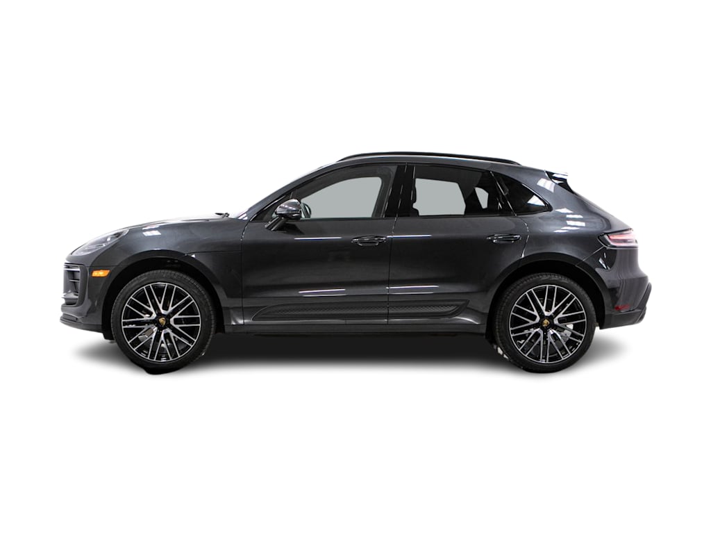 Thumbnail: 2026 Porsche Macan - 3