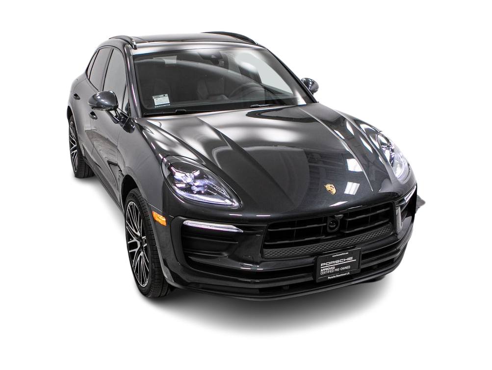 Thumbnail: 2026 Porsche Macan - 27