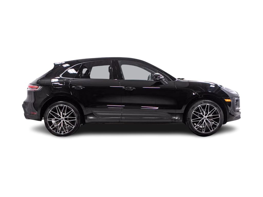 Thumbnail: 2026 Porsche Macan - 17