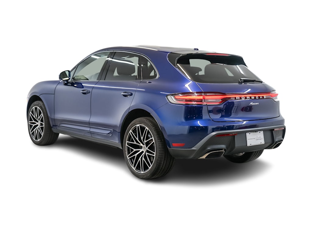 Thumbnail: 2026 Porsche Macan - 4