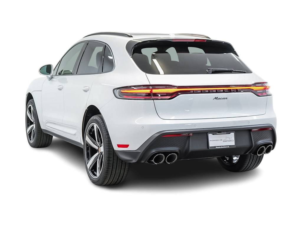 Thumbnail: 2026 Porsche Macan - 4