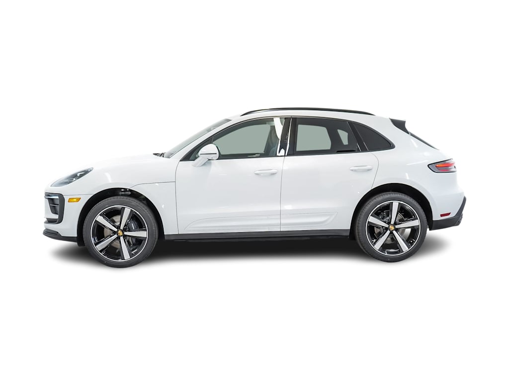 Thumbnail: 2026 Porsche Macan - 3