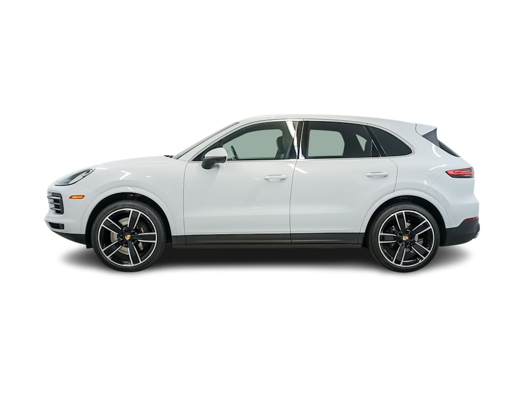 Thumbnail: 2023 Porsche Cayenne - 3