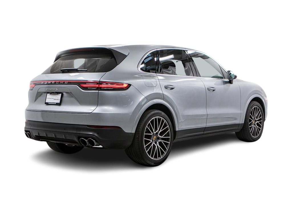 Thumbnail: 2022 Porsche Cayenne - 17