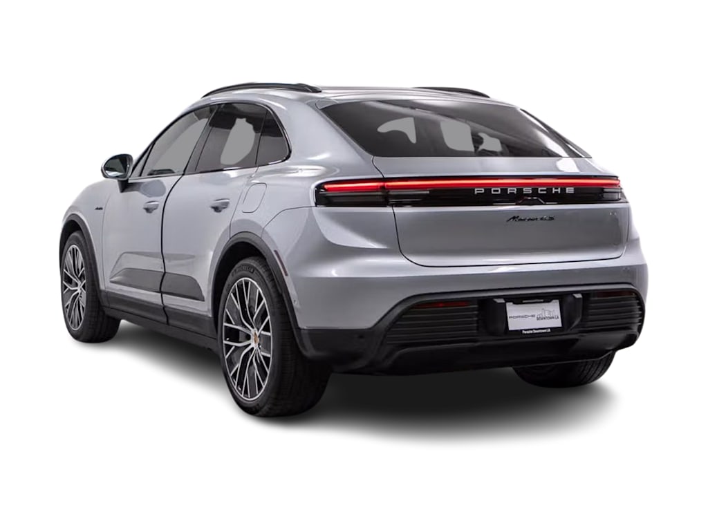 Thumbnail: 2026 Porsche Macan - 3