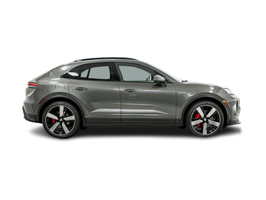 Thumbnail: 2026 Porsche Macan - 17