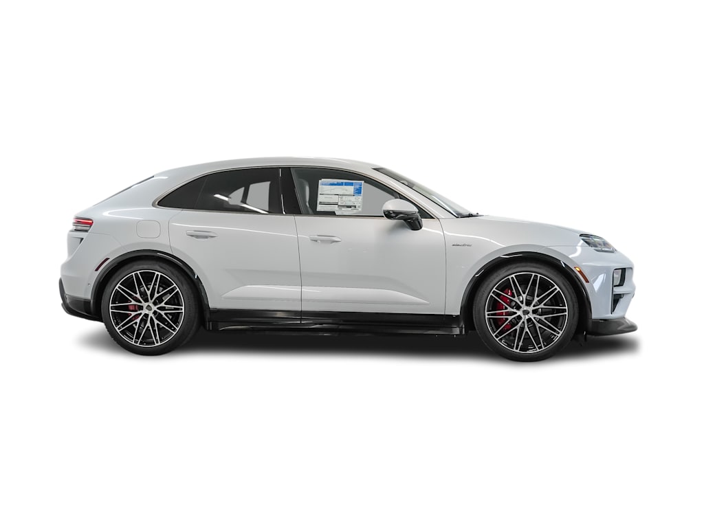 Thumbnail: 2026 Porsche Macan - 17