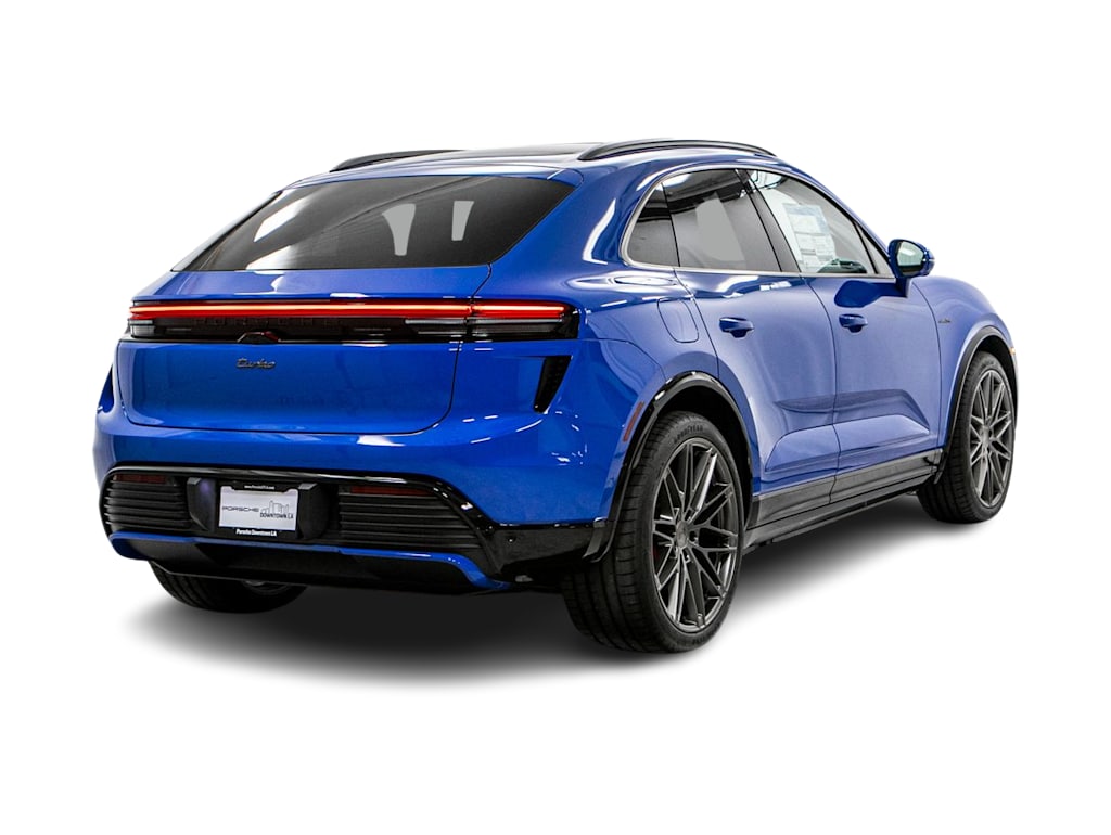 Thumbnail: 2026 Porsche Macan - 17