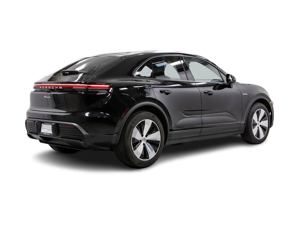Thumbnail: 2025 Porsche Macan - 16