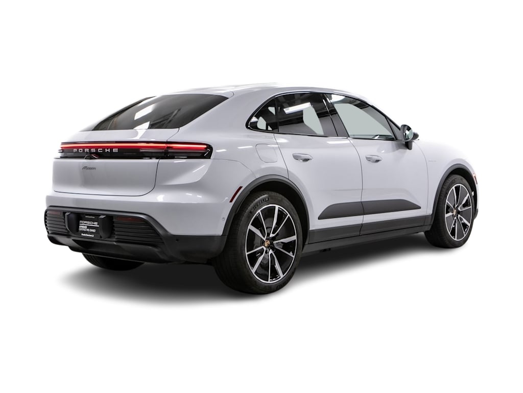 Thumbnail: 2025 Porsche Macan - 16