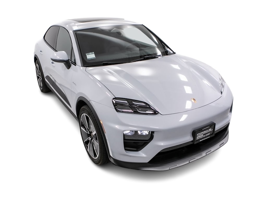 Thumbnail: 2025 Porsche Macan - 38