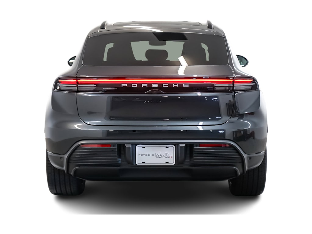 Thumbnail: 2026 Porsche Macan - 21