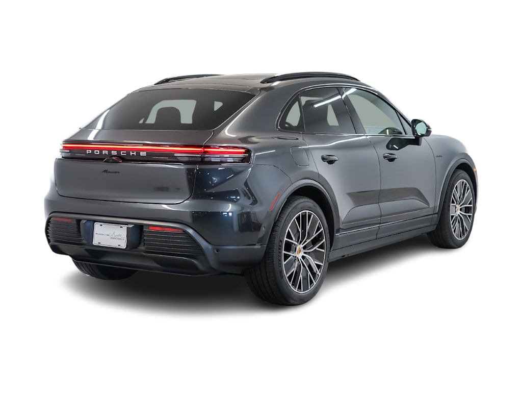 Thumbnail: 2026 Porsche Macan - 20