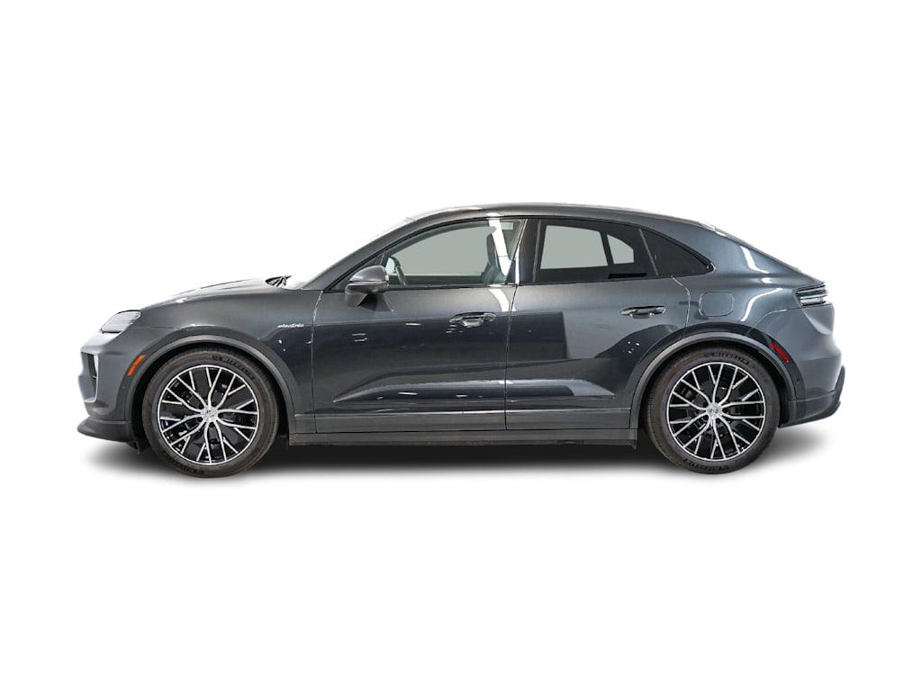 Thumbnail: 2026 Porsche Macan - 3