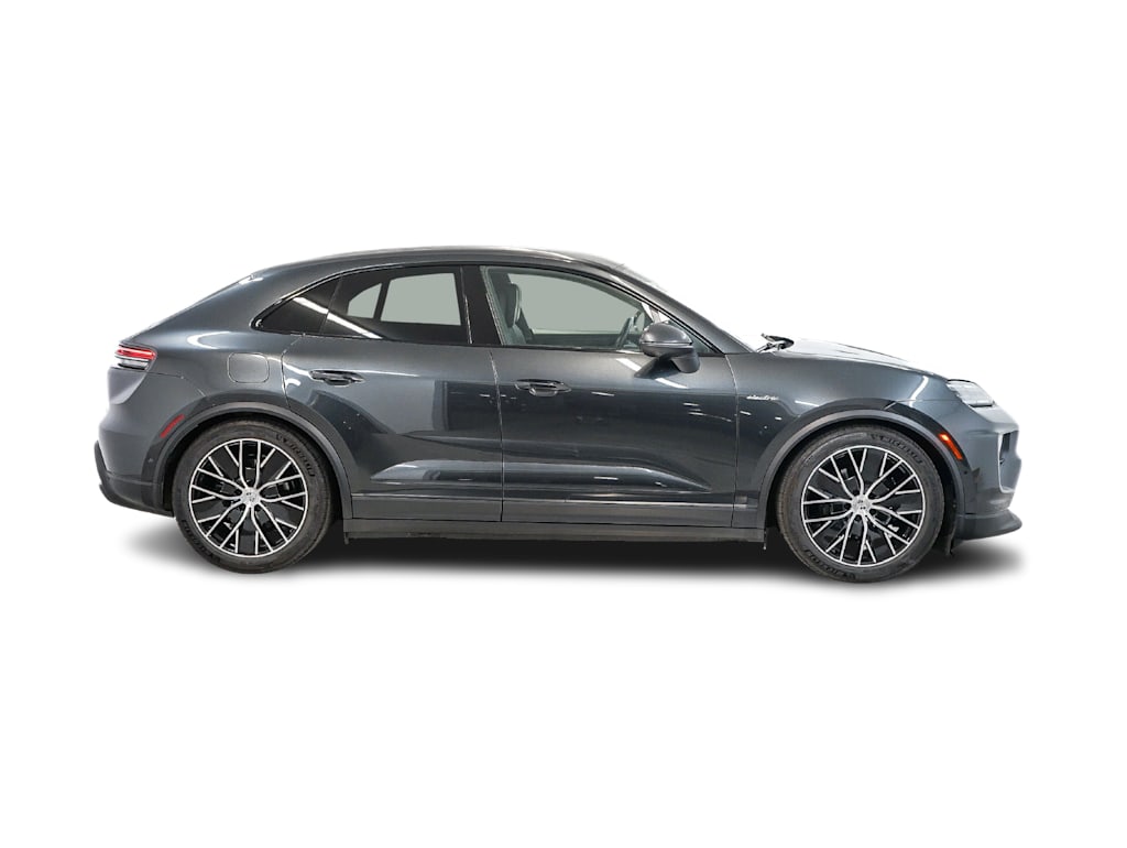 Thumbnail: 2026 Porsche Macan - 19