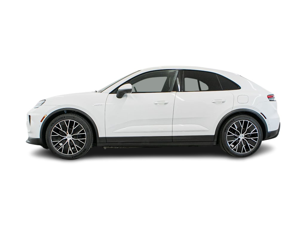 Thumbnail: 2026 Porsche Macan - 3
