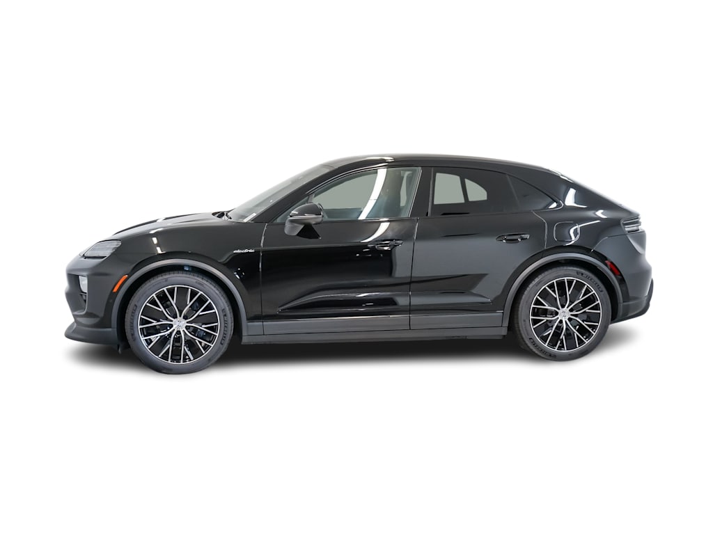 Thumbnail: 2026 Porsche Macan - 3