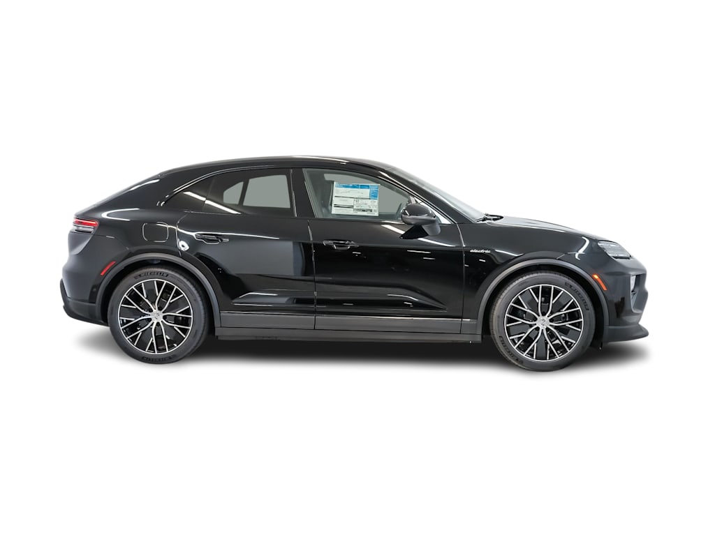 Thumbnail: 2026 Porsche Macan - 18
