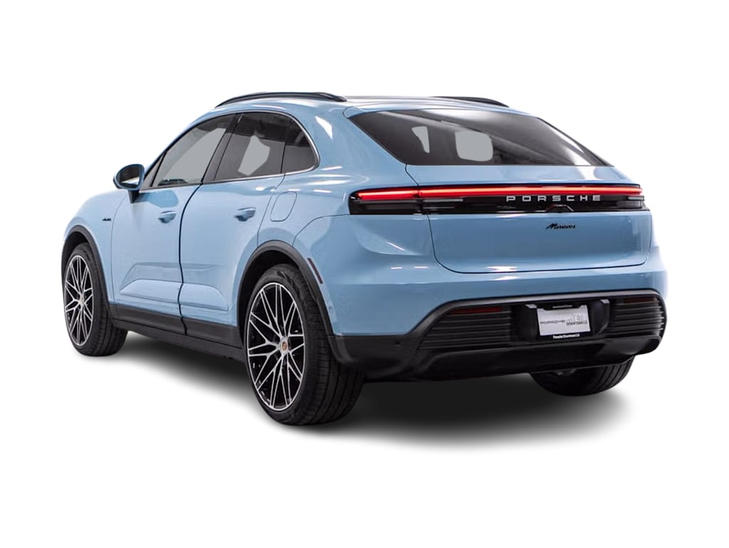 Thumbnail: 2026 Porsche Macan - 4