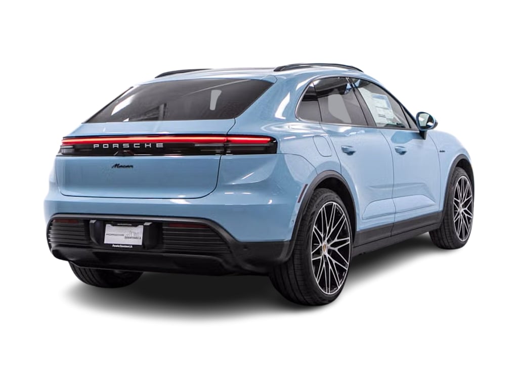 Thumbnail: 2026 Porsche Macan - 17