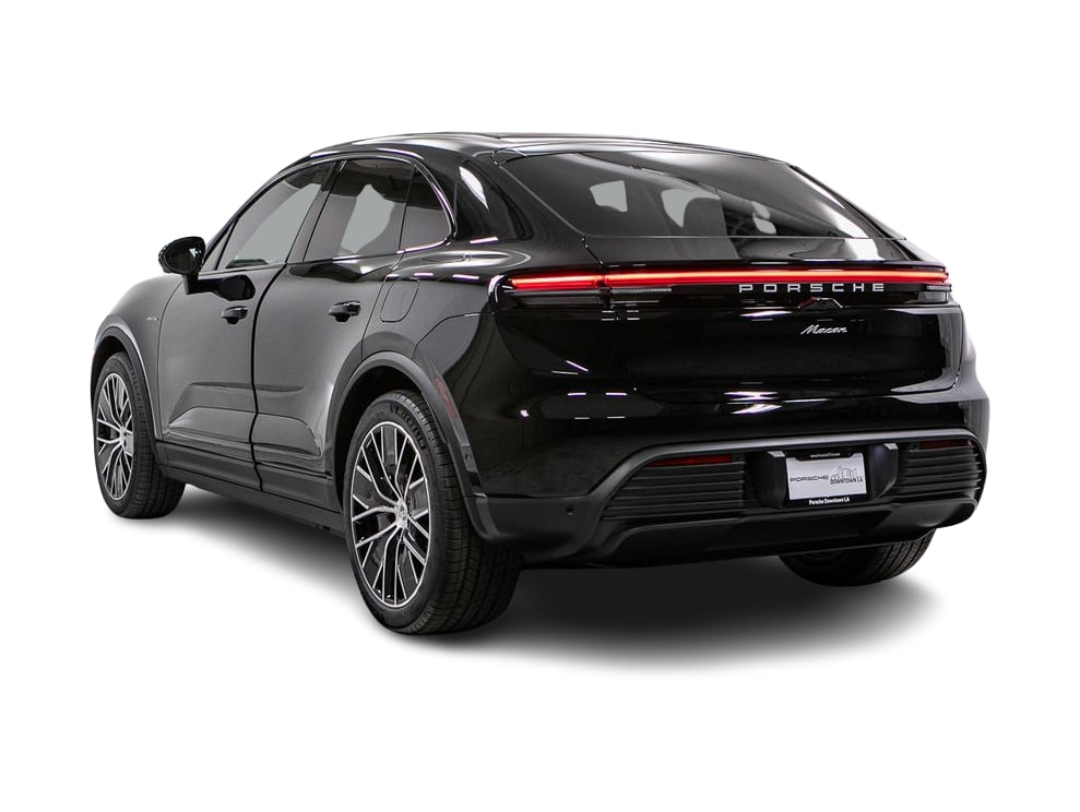 Thumbnail: 2026 Porsche Macan - 5