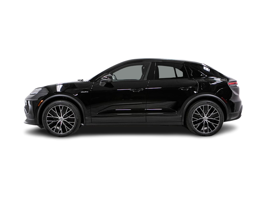 Thumbnail: 2026 Porsche Macan - 3