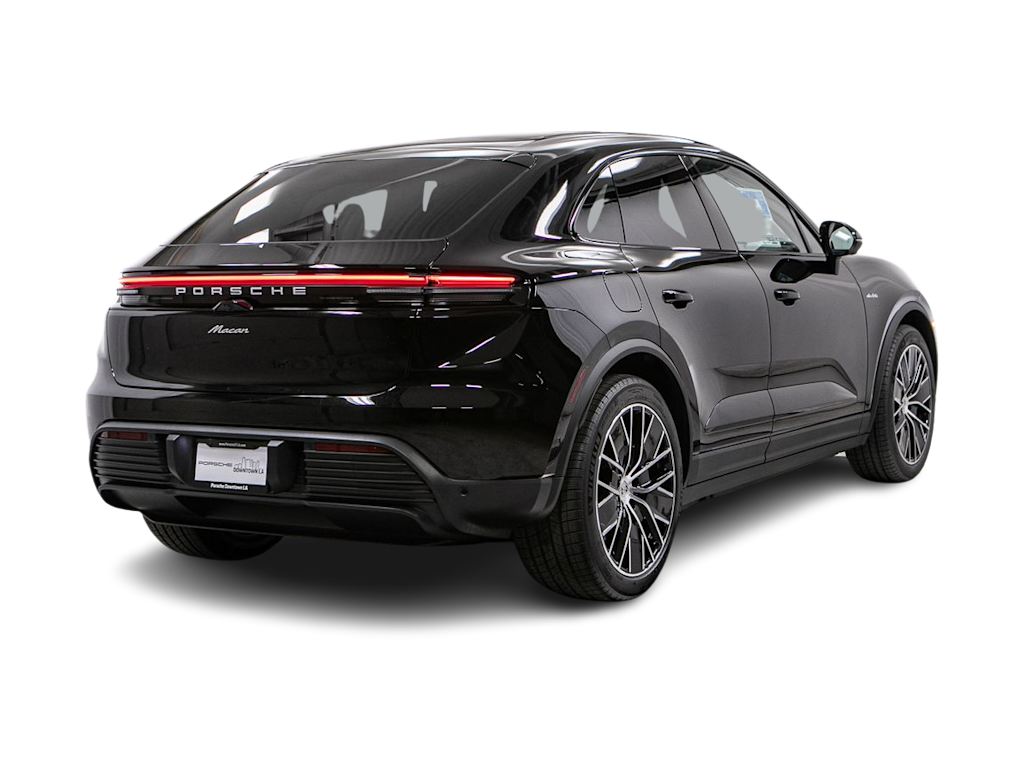 Thumbnail: 2026 Porsche Macan - 18