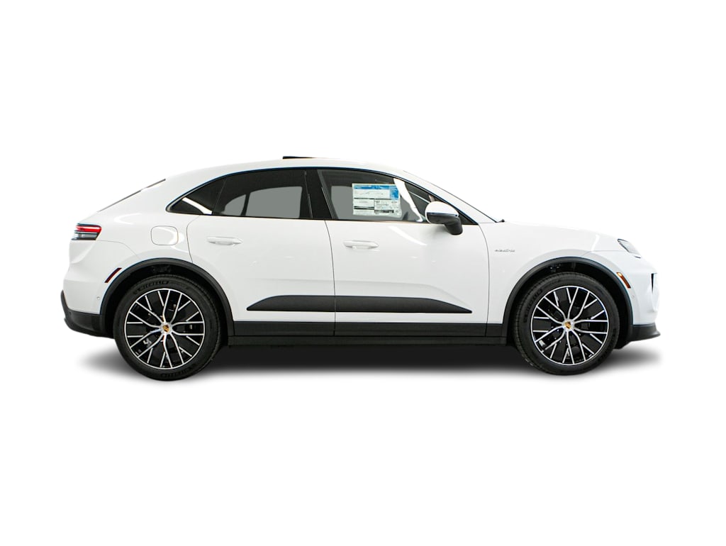 Thumbnail: 2026 Porsche Macan - 18