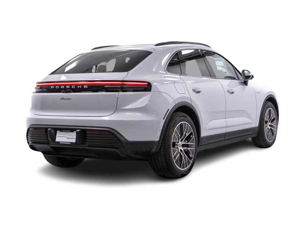 Thumbnail: 2026 Porsche Macan - 17