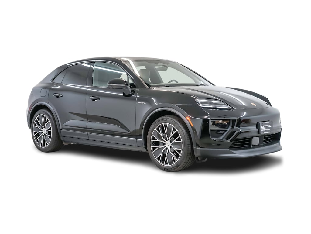 Thumbnail: 2026 Porsche Macan - 17