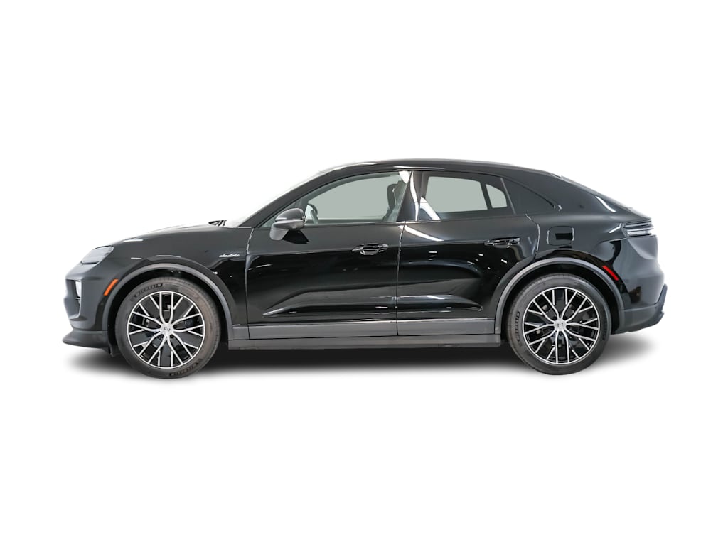 Thumbnail: 2026 Porsche Macan - 3