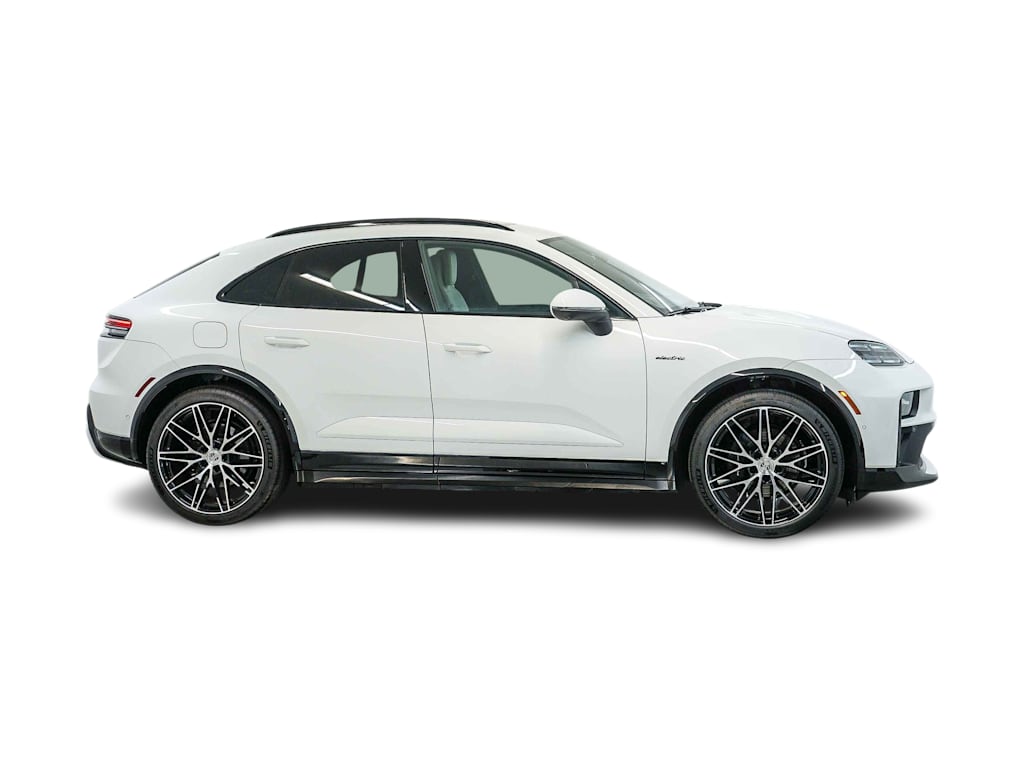 Thumbnail: 2026 Porsche Macan - 17