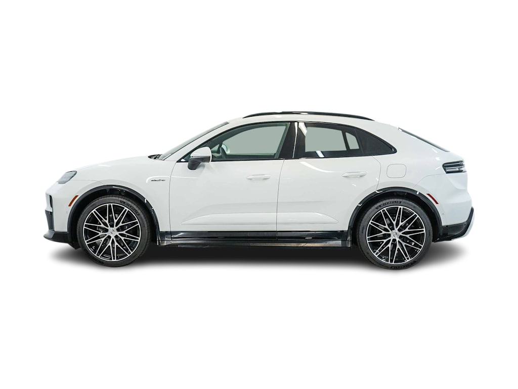 Thumbnail: 2026 Porsche Macan - 3