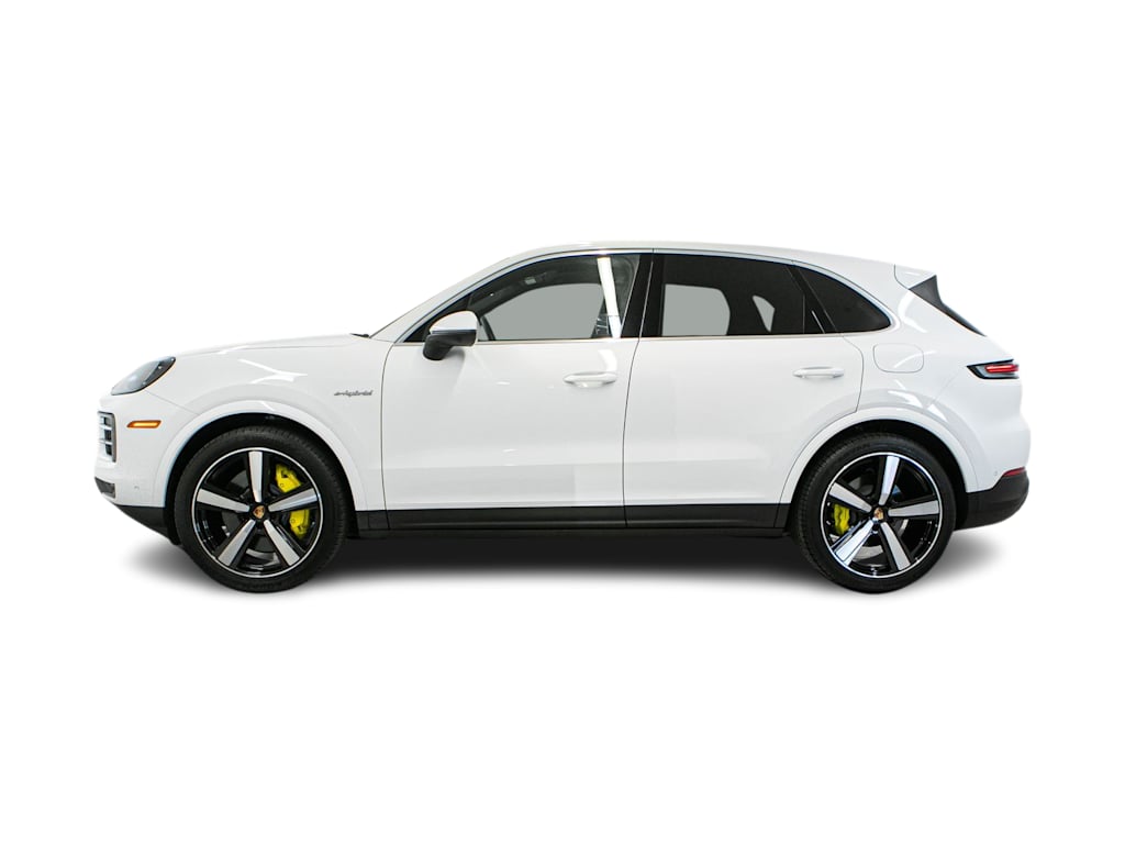Thumbnail: 2025 Porsche Cayenne - 3