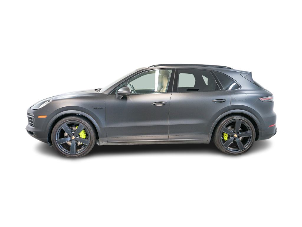 Thumbnail: 2023 Porsche Cayenne - 3