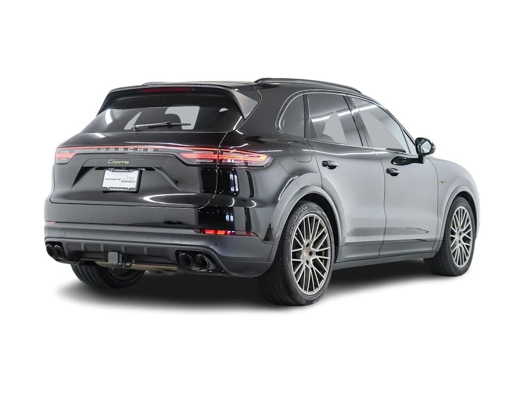 Thumbnail: 2023 Porsche Cayenne - 21