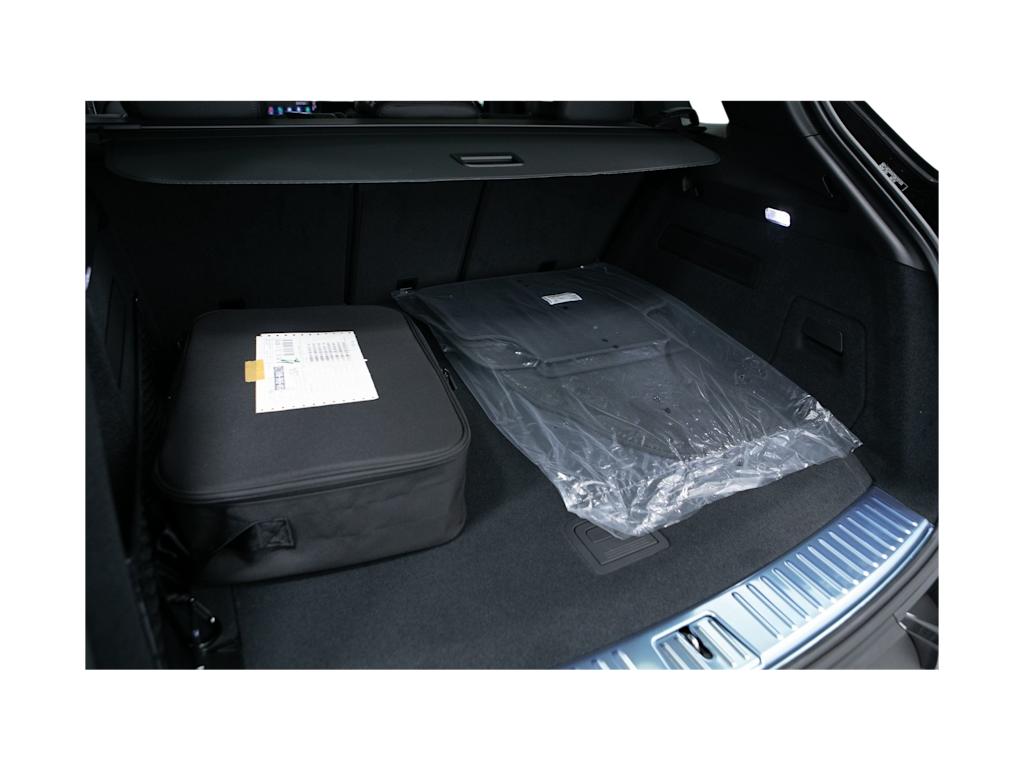 Thumbnail: 2026 Porsche Cayenne - 16