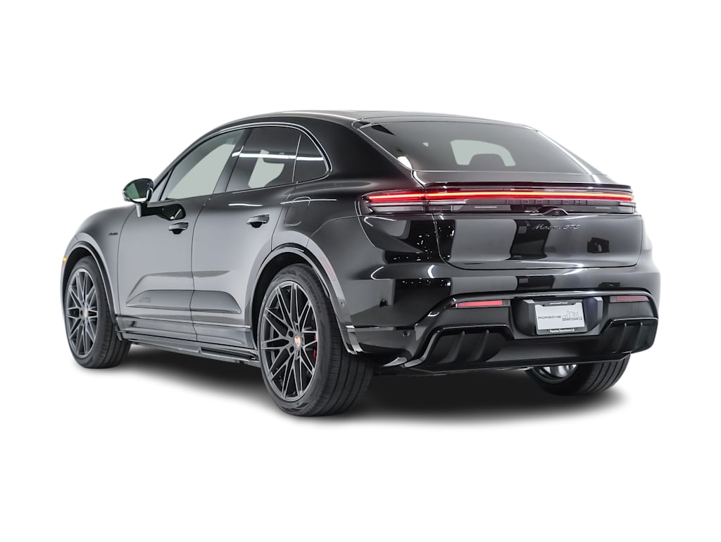 Thumbnail: 2026 Porsche Macan - 4