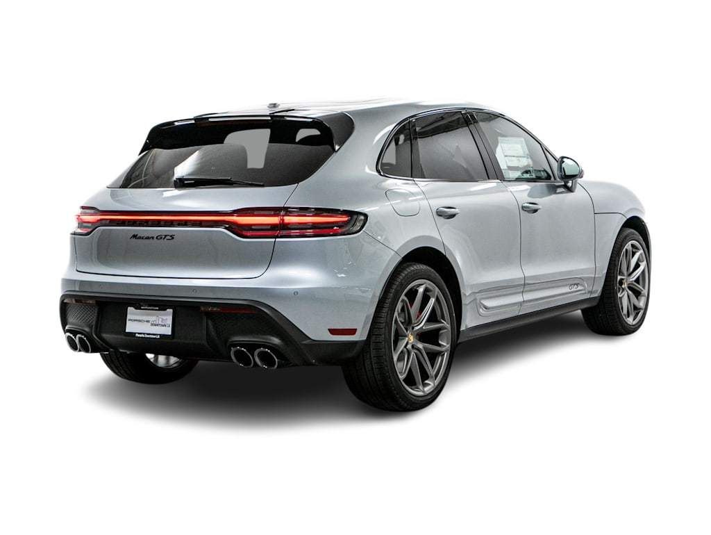 Thumbnail: 2026 Porsche Macan - 17