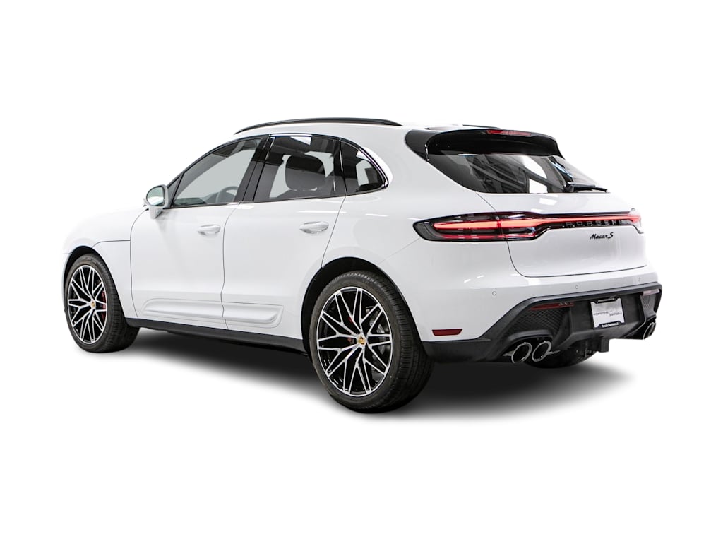 Thumbnail: 2026 Porsche Macan - 4