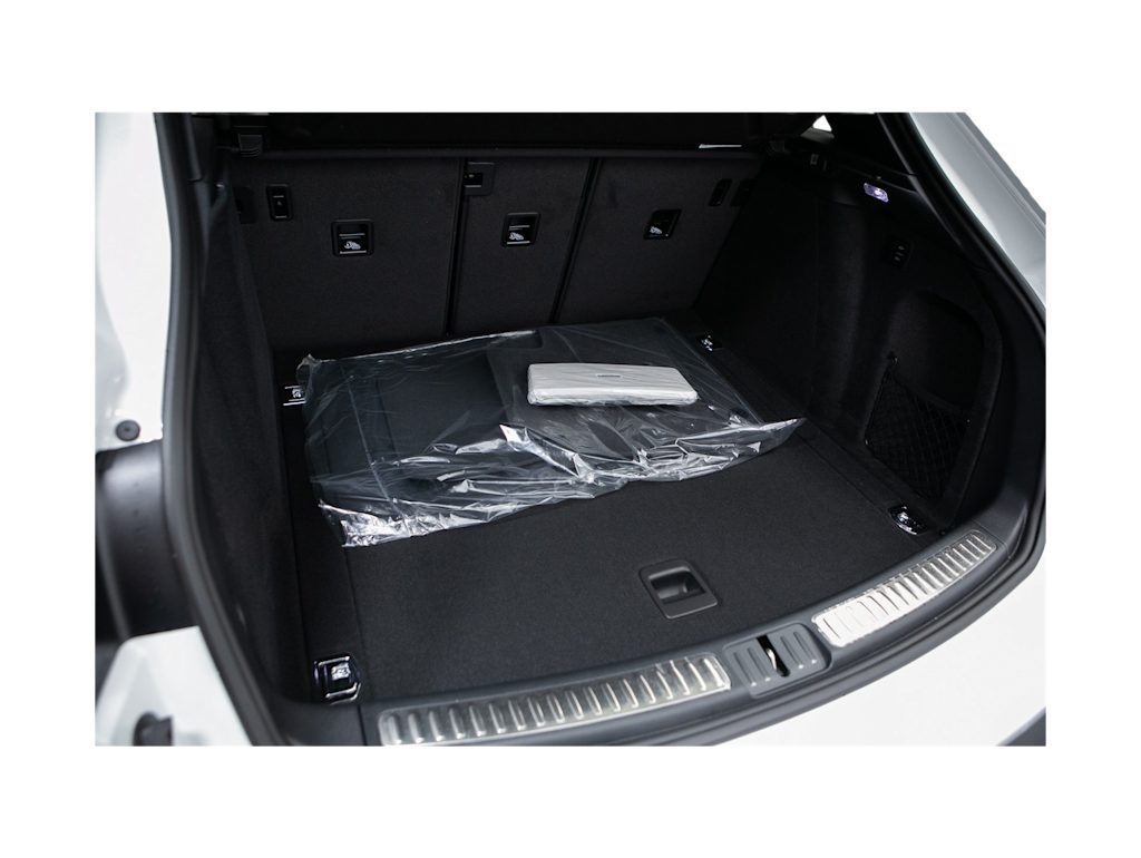 Thumbnail: 2026 Porsche Macan - 15